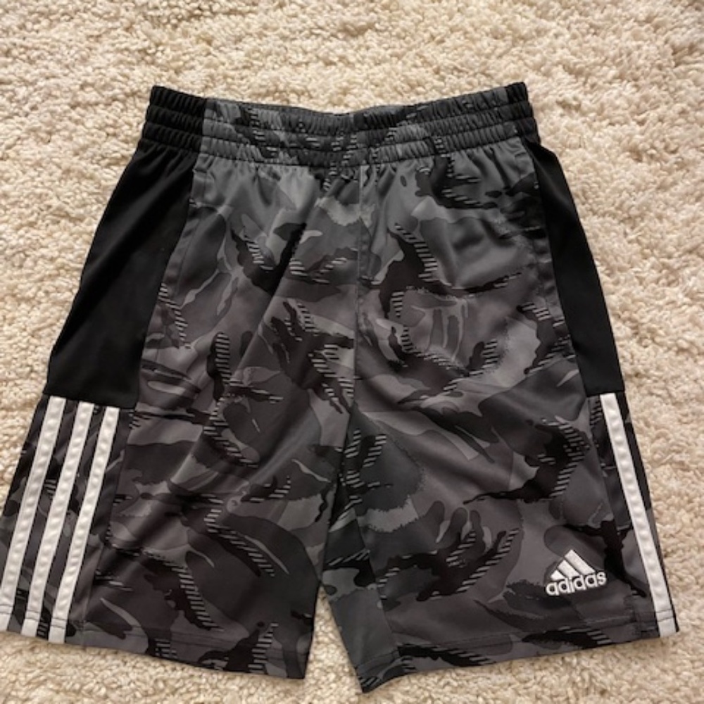 Adidas gym shorts size M 10-12